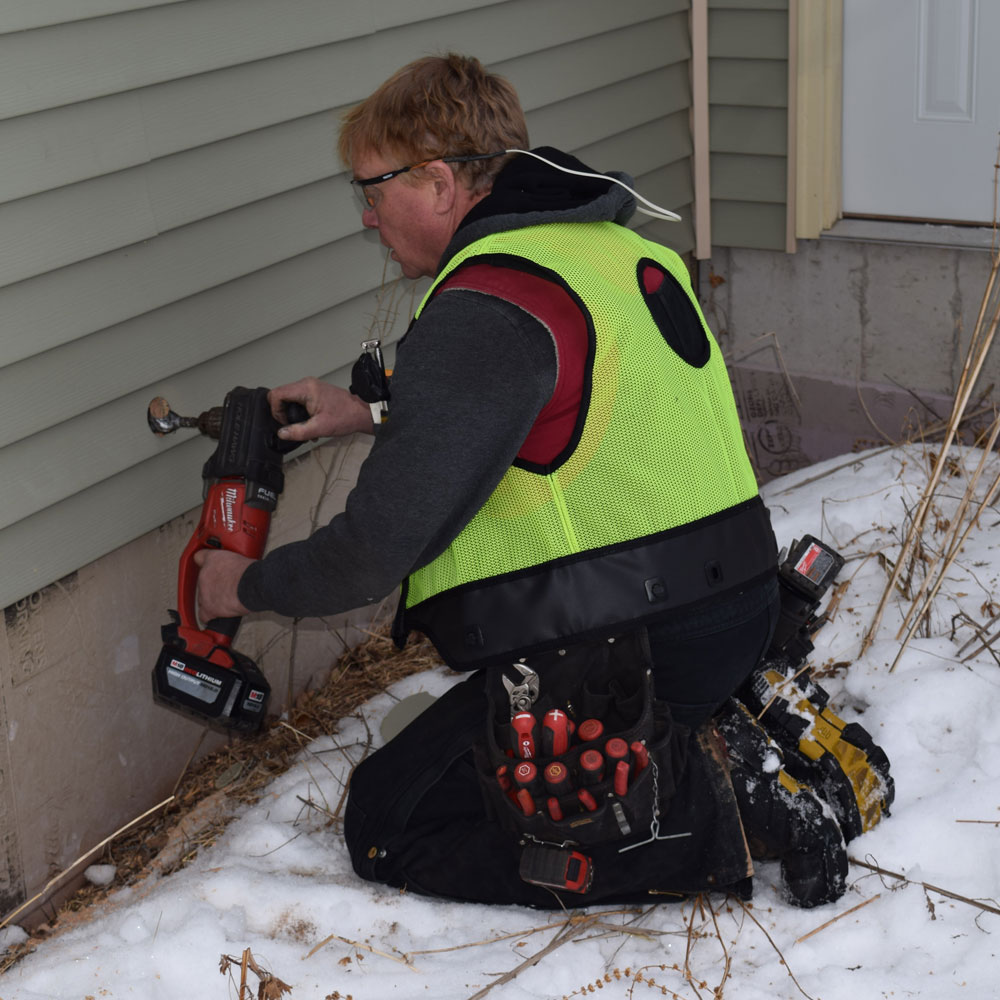 tool vest improves safety on the jobsite